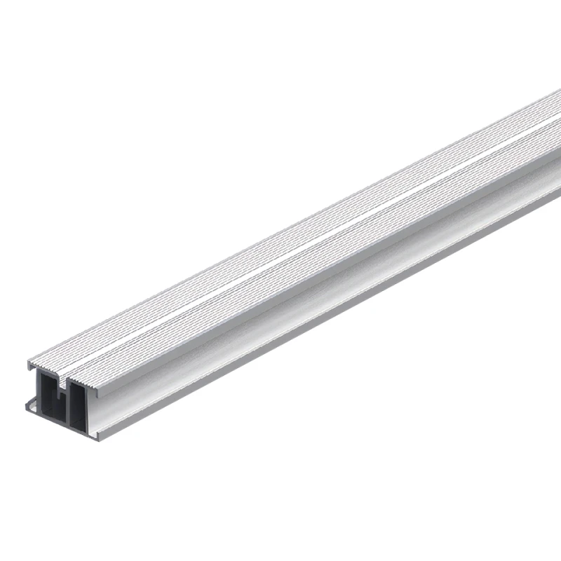 Aluminiowy profil podkonstrukcji z ryflowanym licem górnym i podłużnymi kanałami w przekroju, kolor naturalnego aluminium