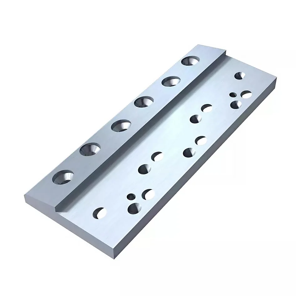 Aluminiowa płytka montażowa z podłużną listwą wzdłuż krawędzi, rzędem dużych otworów stożkowych i grupą mniejszych