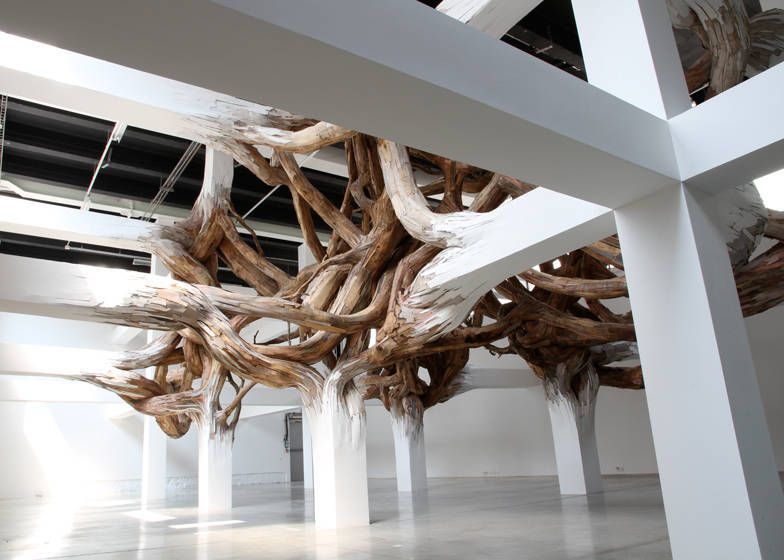 Drewniany splot w muzeum Palais de Tokio